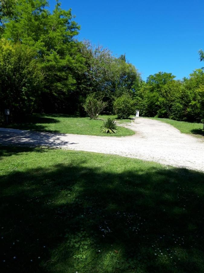 Отель Camping De Baignes Экстерьер фото